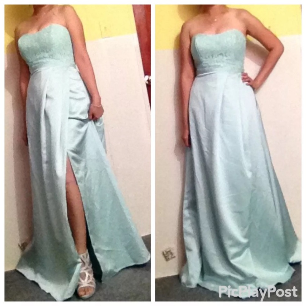 David Bridal Strapless Long Lace Prom/bridesmaid Dress W/ Satin Skirt Size: 6
